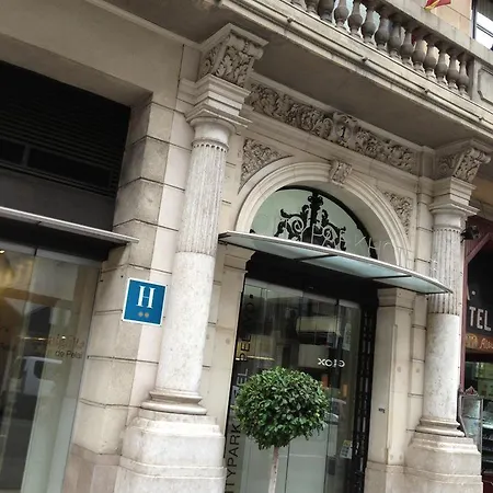 Hlg城市公园佩拉约酒店